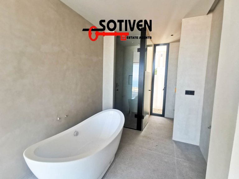 Villa for Sale in Adeje, Sta.cruz Tener. 38