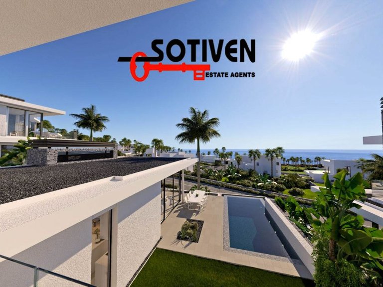 Villa for Sale in Guía De Isora, Sta.cruz Tener. 17