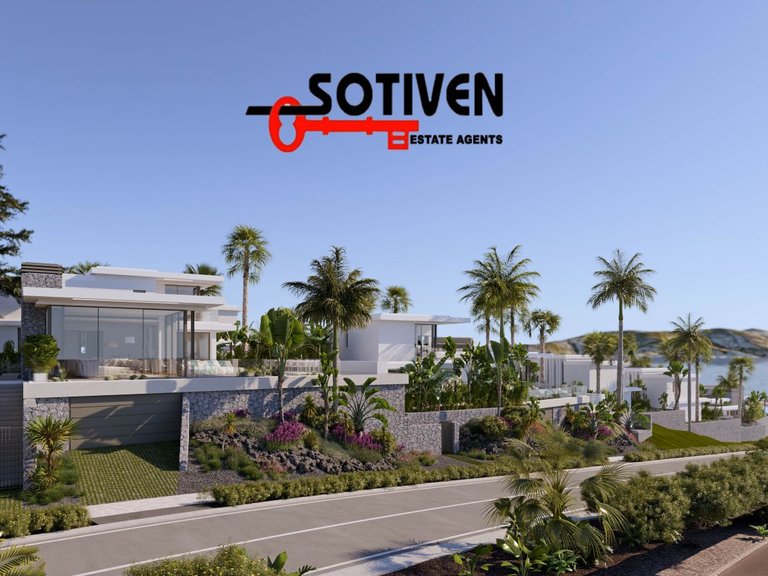 Villa for Sale in Guía De Isora, Sta.cruz Tener. 2