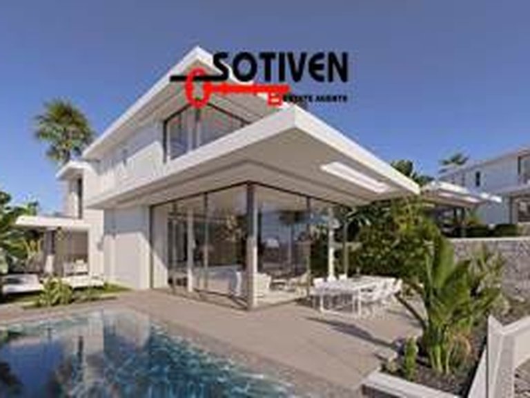 Villa for Sale in Guía De Isora, Sta.cruz Tener. 4