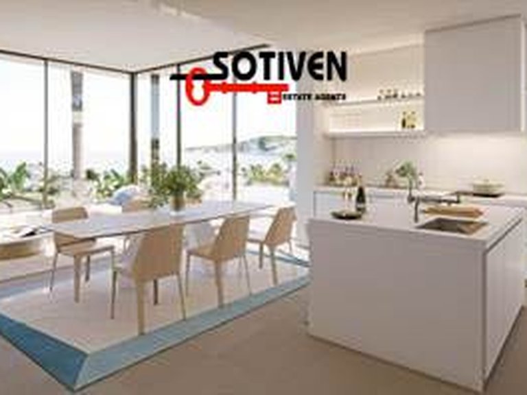 Villa for Sale in Guía De Isora, Sta.cruz Tener. 5