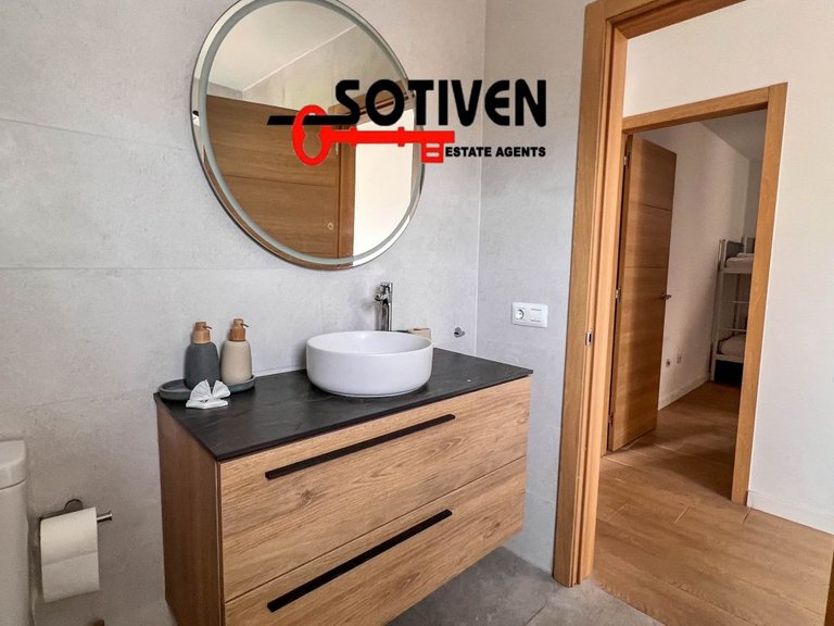 Town House for Sale in Guía De Isora, Sta.cruz Tener. 11
