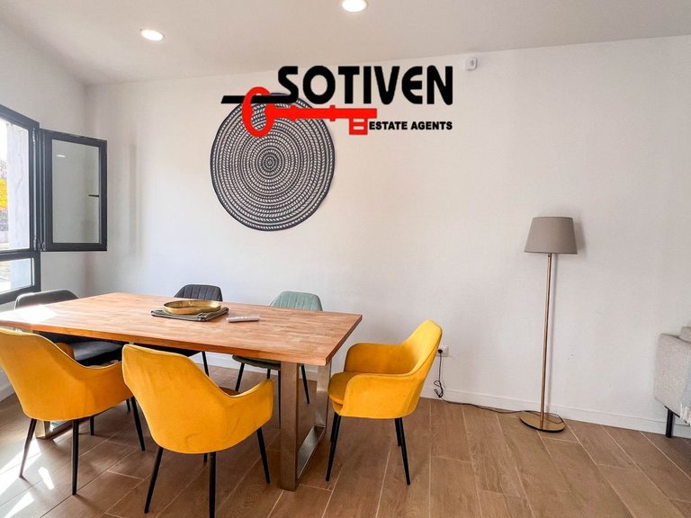 Town House for Sale in Guía De Isora, Sta.cruz Tener. 18