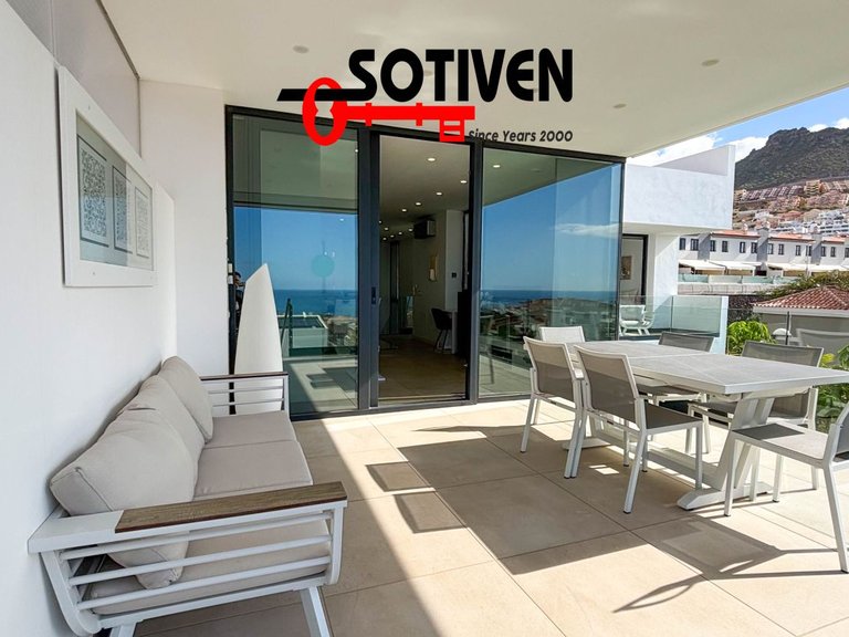 Villa for Sale in Adeje, Sta.cruz Tener. 34