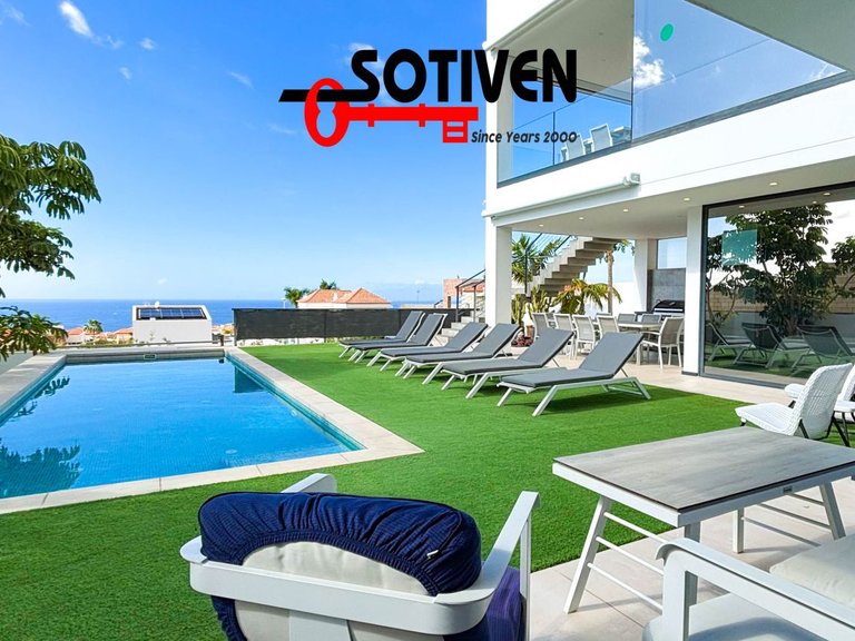 Villa for Sale in Adeje, Sta.cruz Tener. 6