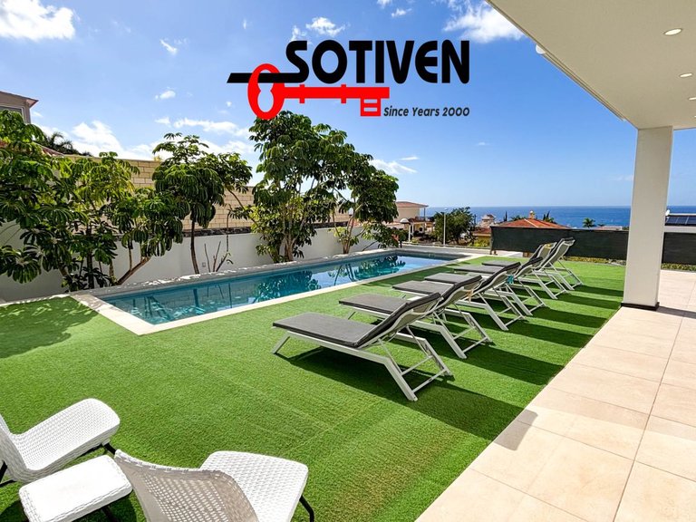 Villa for Sale in Adeje, Sta.cruz Tener. 8