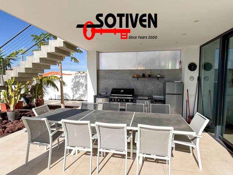 Villa for Sale in Adeje, Sta.cruz Tener. 13