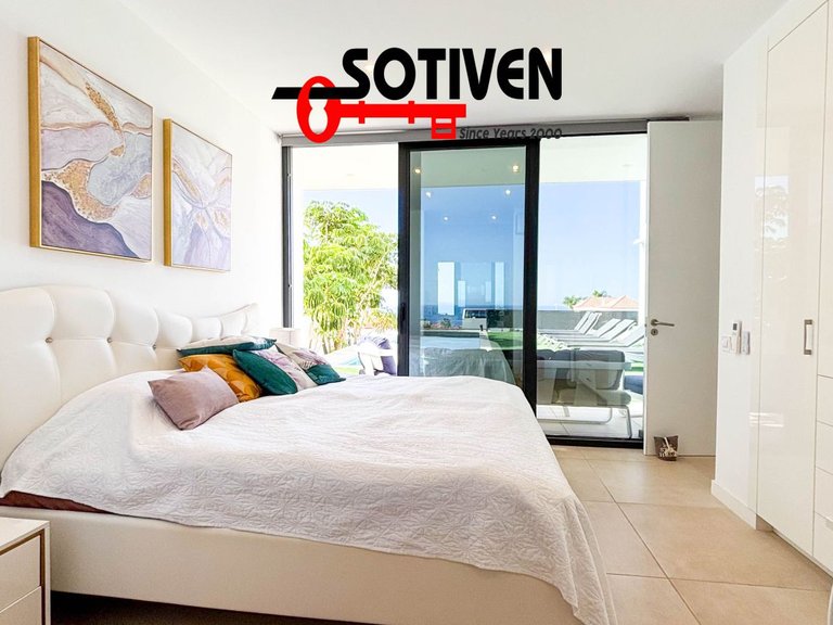 Villa for Sale in Adeje, Sta.cruz Tener. 22