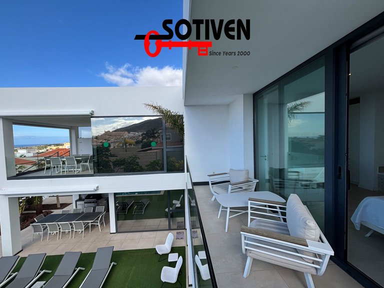 Villa for Sale in Adeje, Sta.cruz Tener. 35