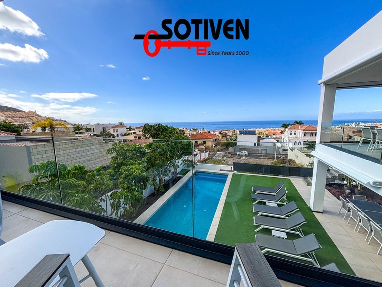 Villa for Sale in Adeje, Sta.cruz Tener. 37