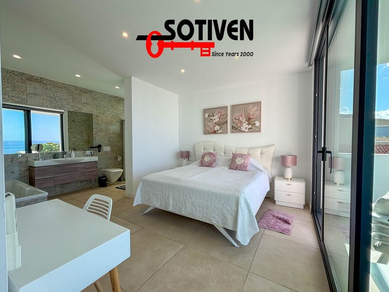 Villa for Sale in Adeje, Sta.cruz Tener. 38