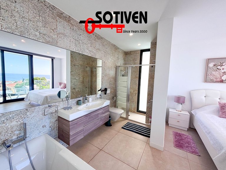 Villa for Sale in Adeje, Sta.cruz Tener. 42