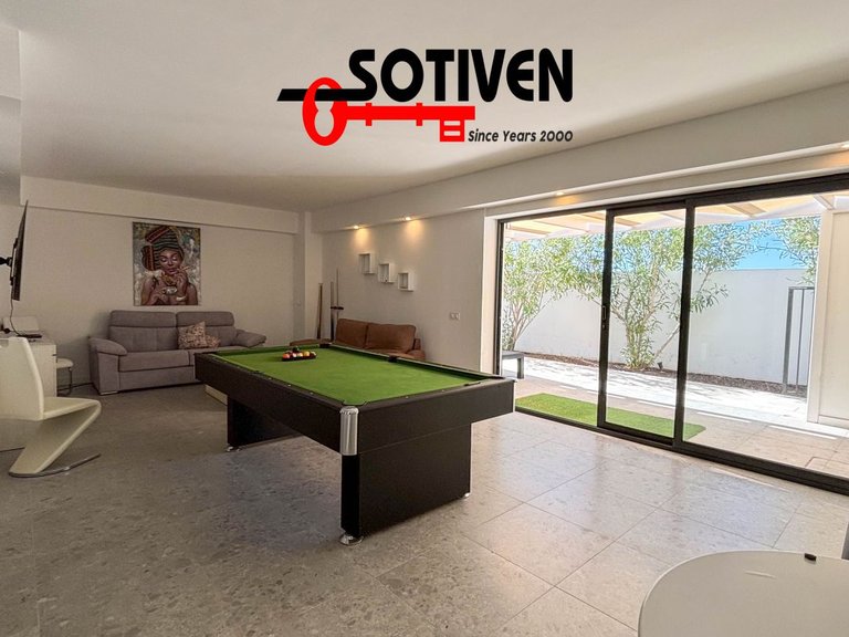 Villa for Sale in Adeje, Sta.cruz Tener. 49