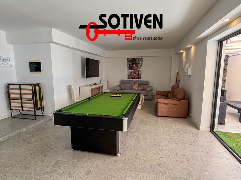Villa for Sale in Adeje, Sta.cruz Tener. 48