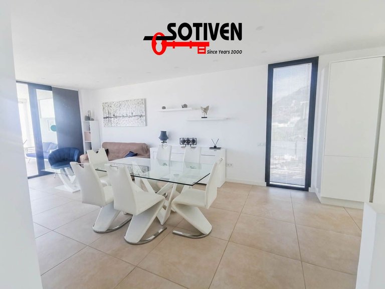Villa for Sale in Adeje, Sta.cruz Tener. 32
