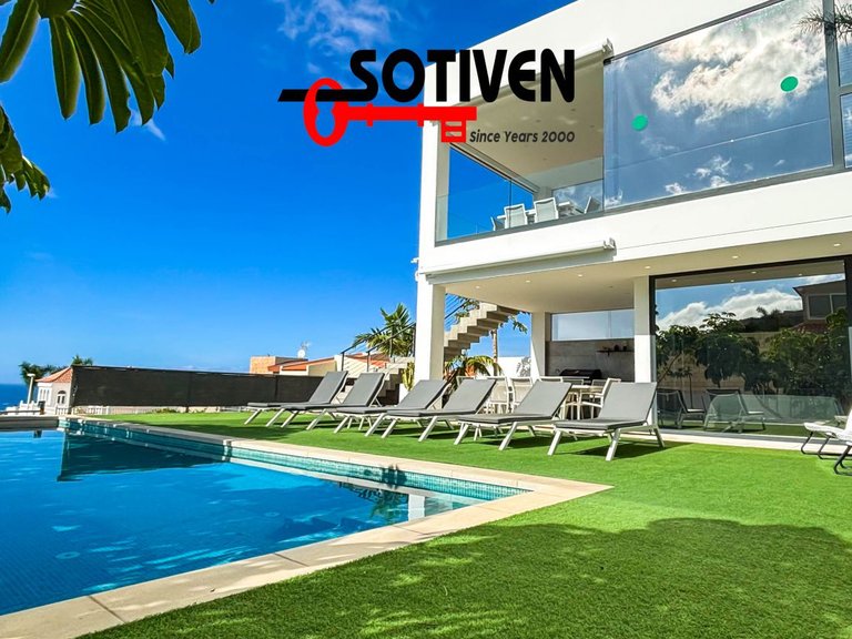 Villa for Sale in Adeje, Sta.cruz Tener. 5