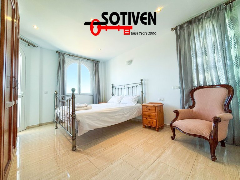 Villa for Sale in Adeje, Sta.cruz Tener. 23