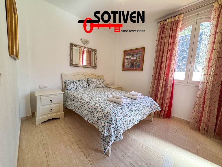 Villa for Sale in Adeje, Sta.cruz Tener. 41