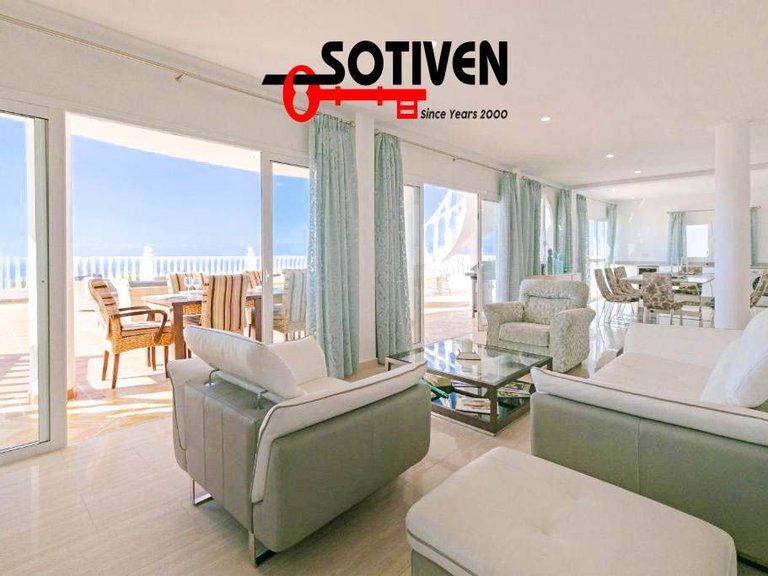 Villa for Sale in Adeje, Sta.cruz Tener. 44