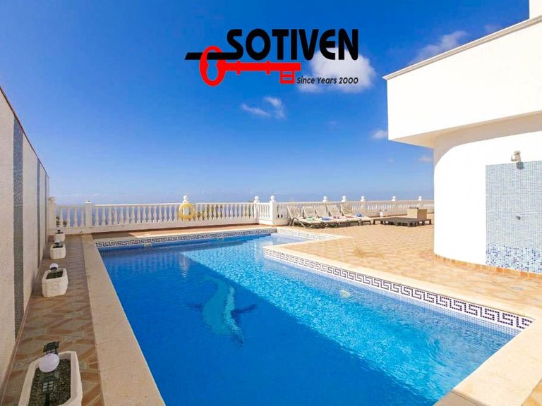 Villa for Sale in Adeje, Sta.cruz Tener. 6