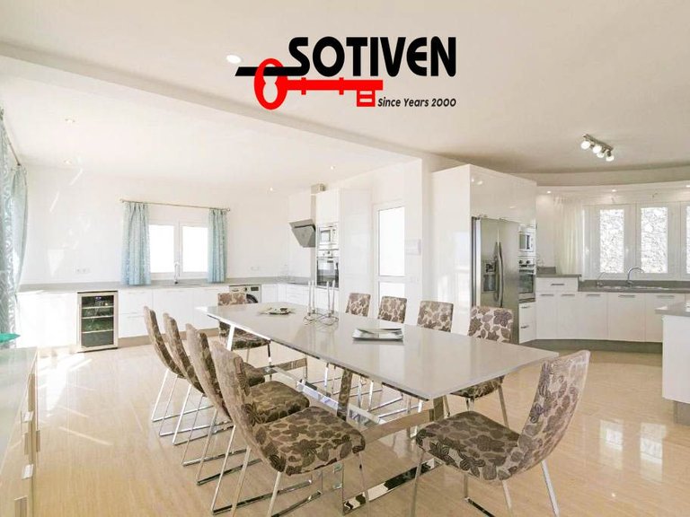 Villa for Sale in Adeje, Sta.cruz Tener. 11