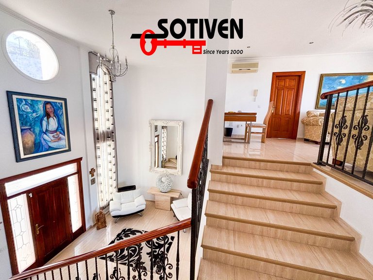 Villa for Sale in Adeje, Sta.cruz Tener. 17