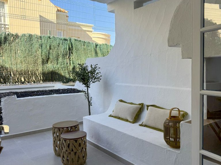 Apartment for Sale in Adeje, Sta.cruz Tener. 5