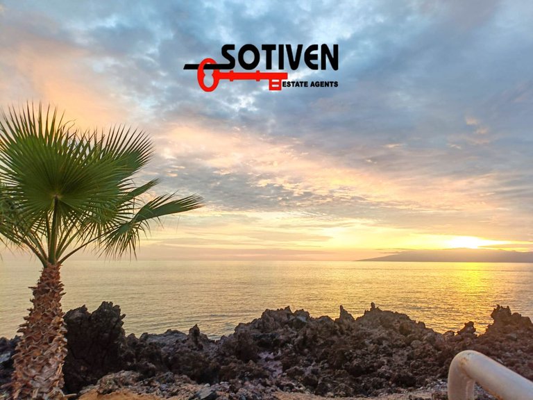 Town House for Sale in Guía De Isora, Sta.cruz Tener. 27