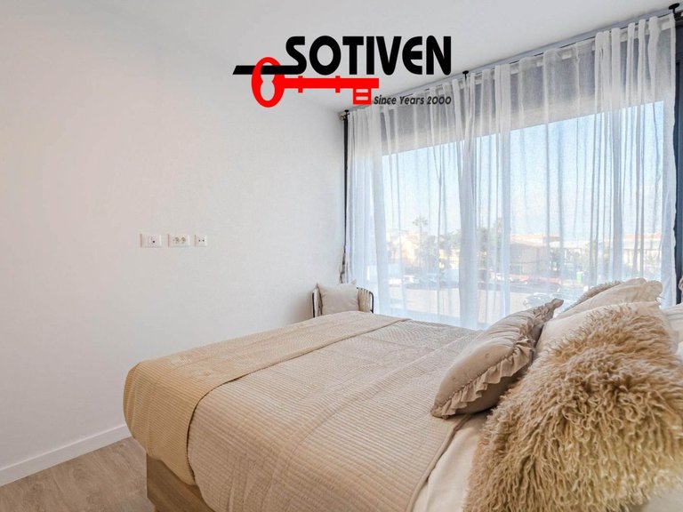 Town House for Sale in Guía De Isora, Sta.cruz Tener. 10