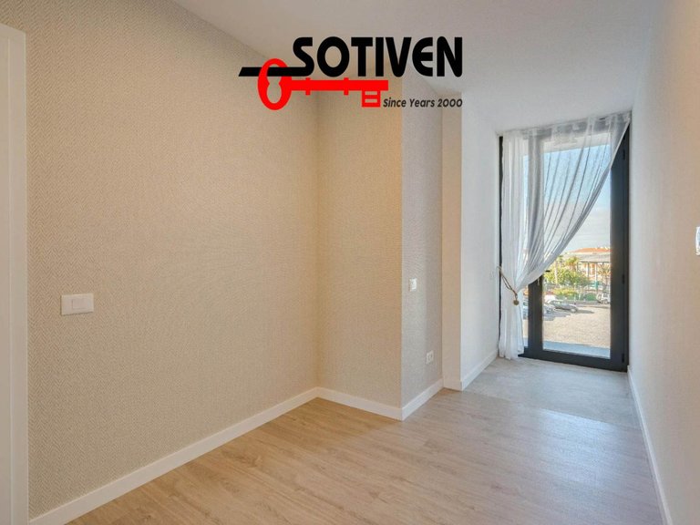 Town House for Sale in Guía De Isora, Sta.cruz Tener. 16