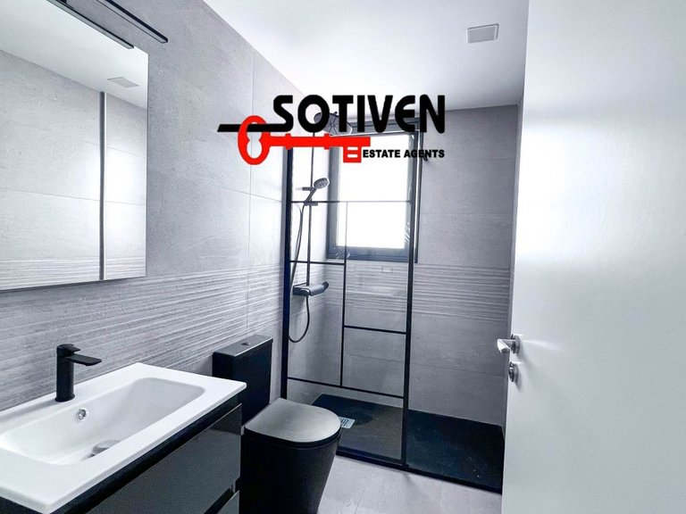 Town House for Sale in Guía De Isora, Sta.cruz Tener. 13