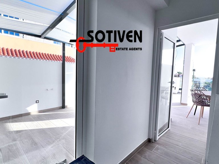 Town House for Sale in Guía De Isora, Sta.cruz Tener. 4