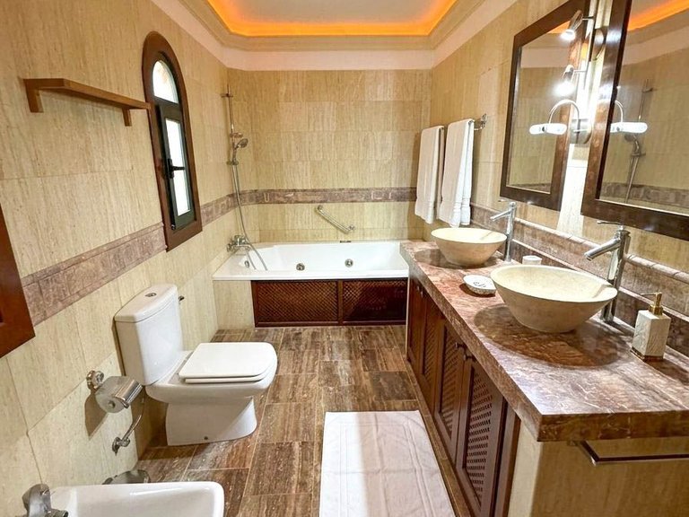 Villa for Sale in Adeje, Sta.cruz Tener. 17