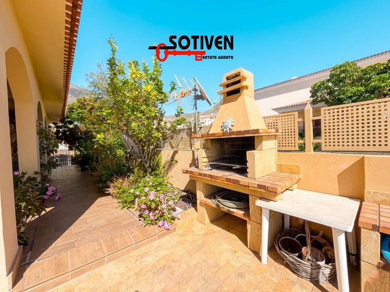 Villa for Sale in Adeje, Sta.cruz Tener. 5