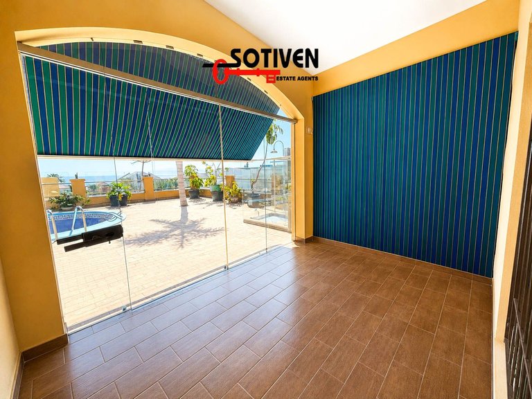 Villa for Sale in Adeje, Sta.cruz Tener. 10