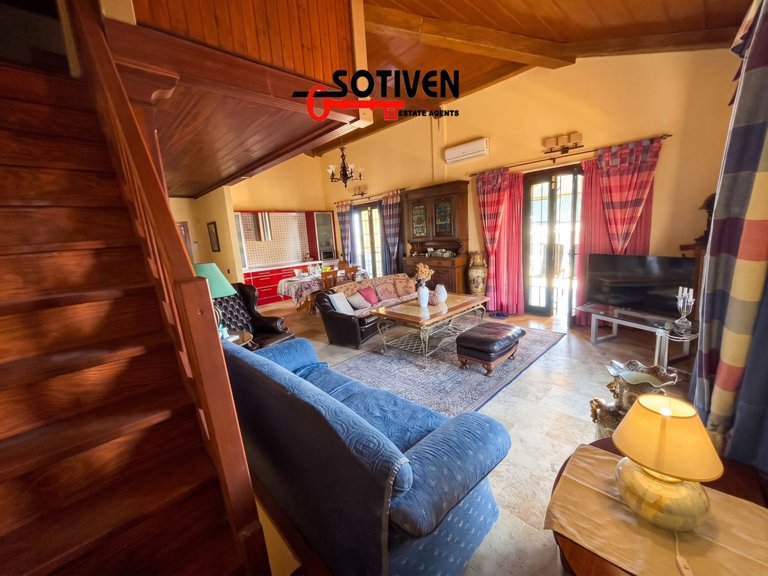 Villa for Sale in Adeje, Sta.cruz Tener. 12