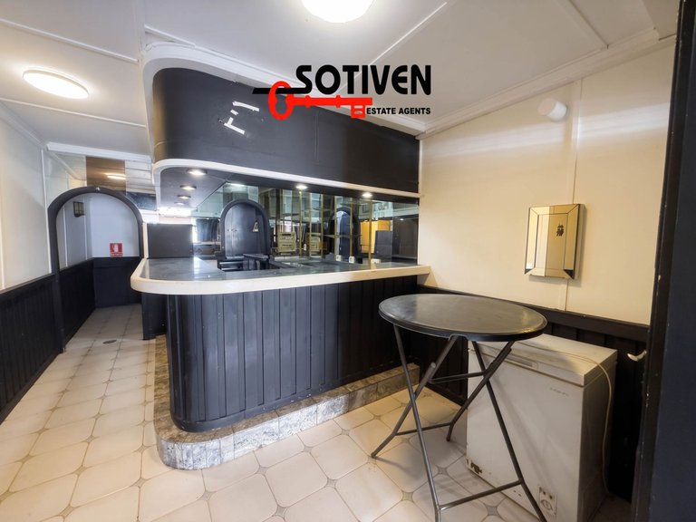 Commercial for Sale in Adeje, Sta.cruz Tener. 1