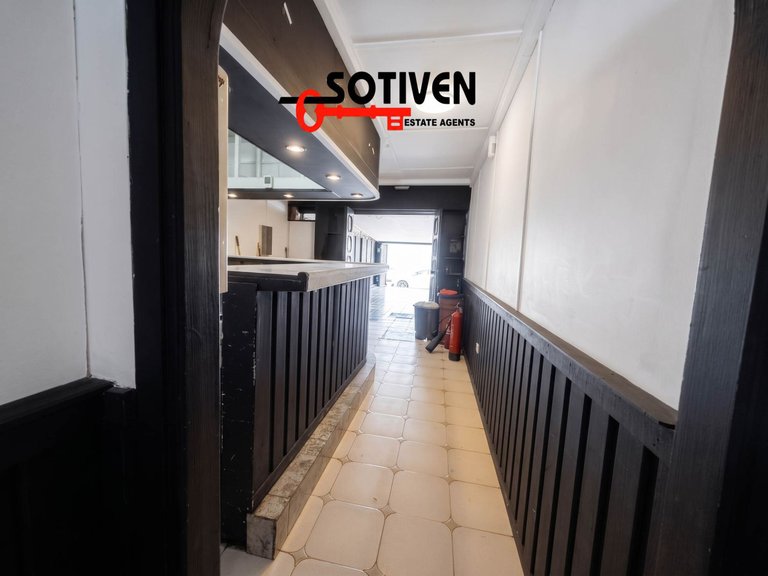 Commercial for Sale in Adeje, Sta.cruz Tener. 4