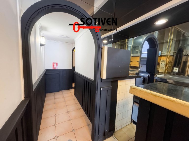 Commercial for Sale in Adeje, Sta.cruz Tener. 3