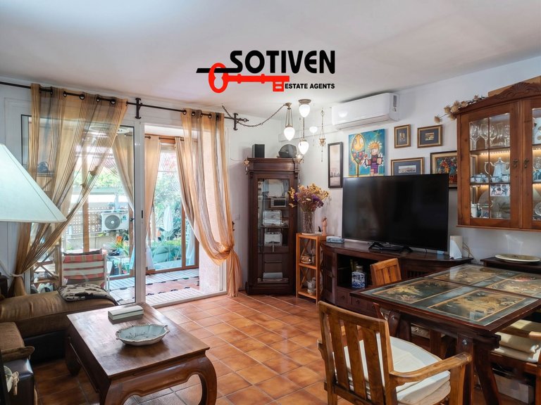 Apartment for Sale in Granadilla De Abona, Sta.cruz Tener. 3