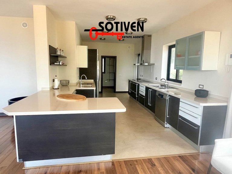 Villa for Rent in Realejos (los), Sta.cruz Tener. 22