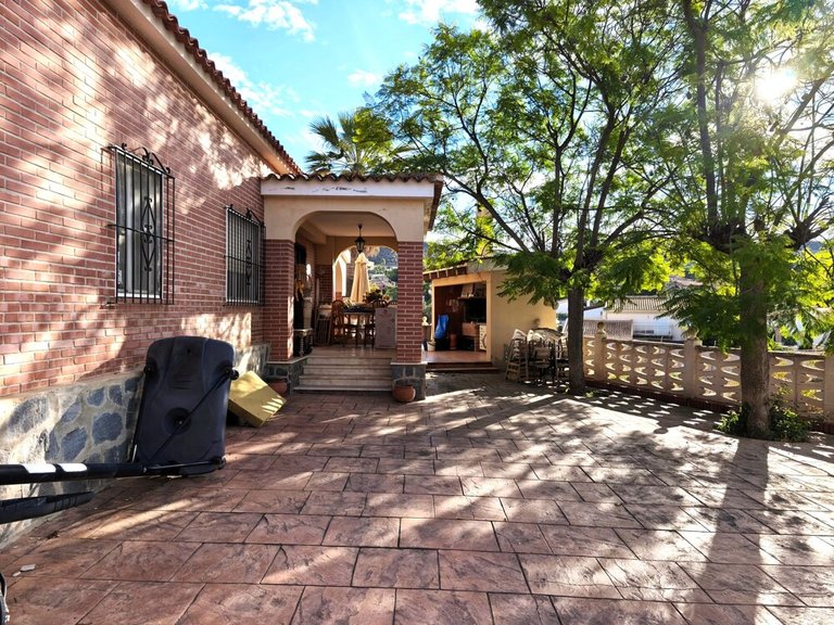 Country House for Sale in Busot, Alicante 15