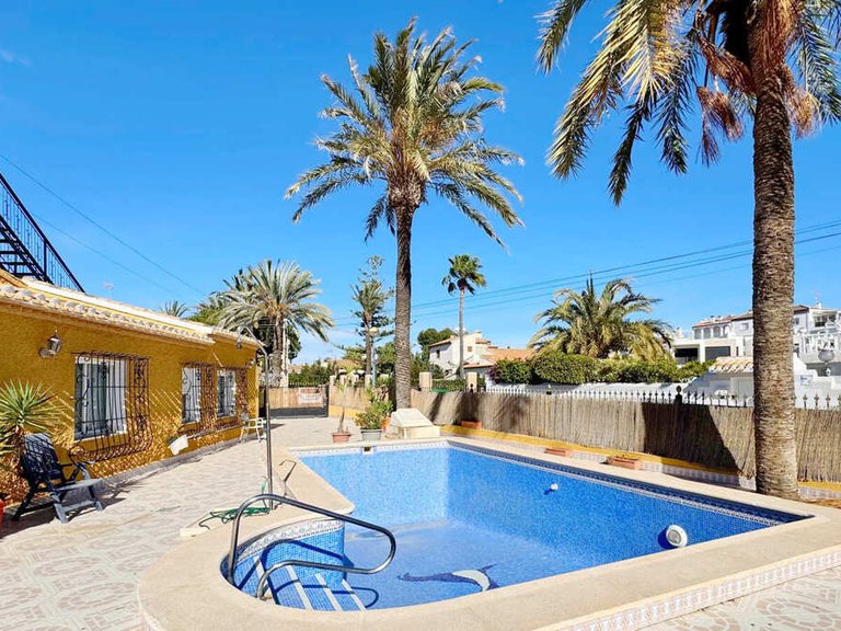 Villa for Sale in Orihuela, Alicante 4