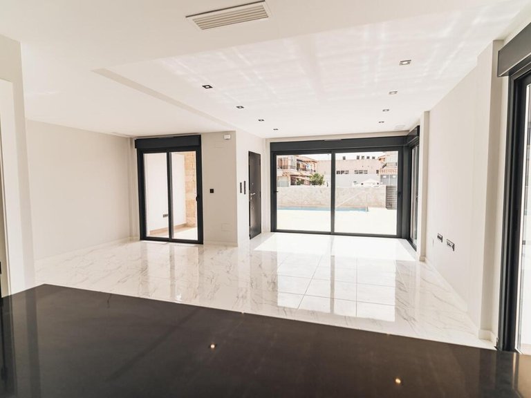 Villa for Sale in Pilar De La Horadada, Alicante 9