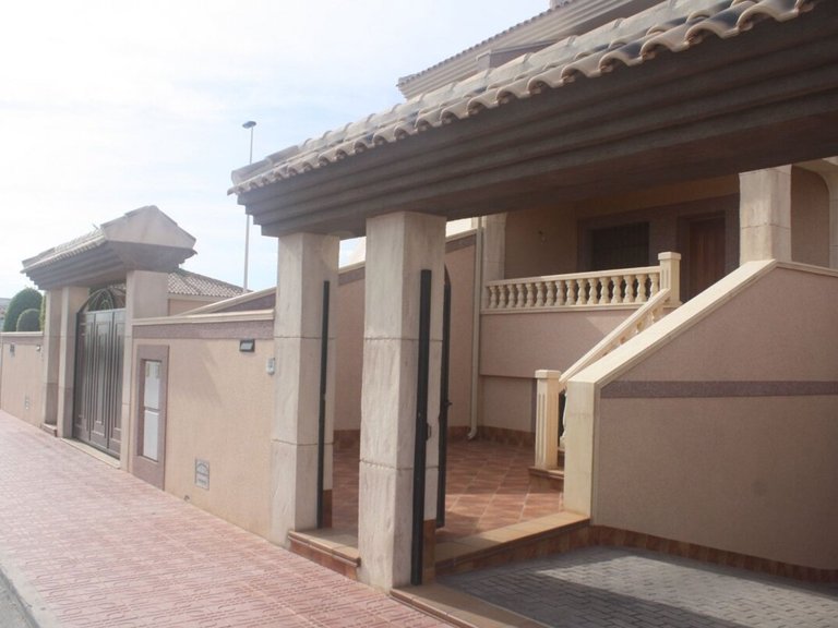 Town House for Sale in Torrevieja, Alicante 1