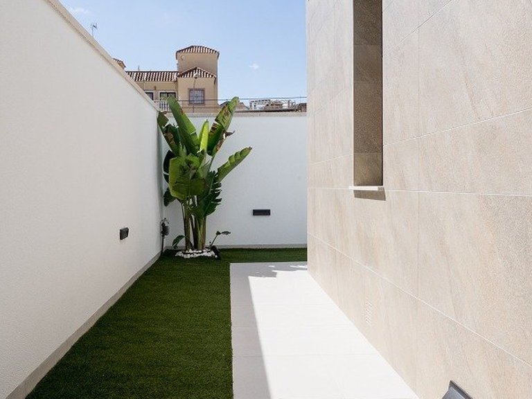 Villa for Sale in San Miguel De Salinas, Alicante 32