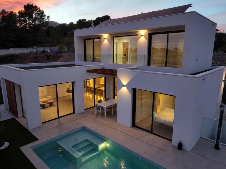 Villa for Sale in L'alfàs Del Pi, Alicante 2