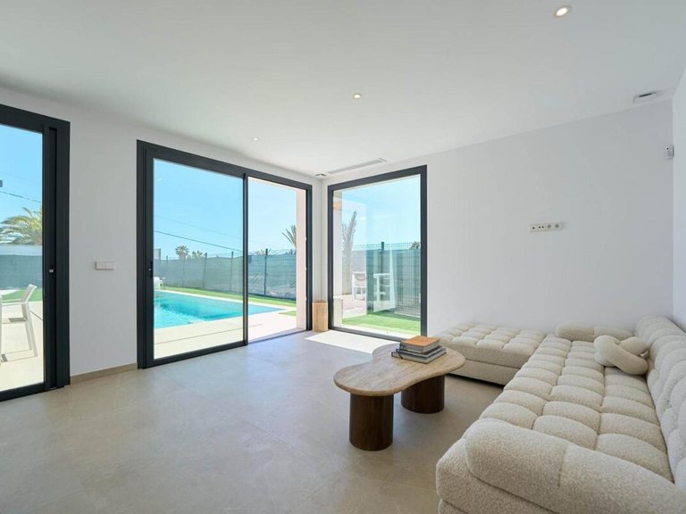 Villa for Sale in L'alfàs Del Pi, Alicante 41