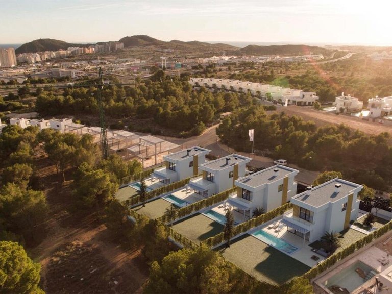 Villa for Sale in Finestrat, Alicante 3