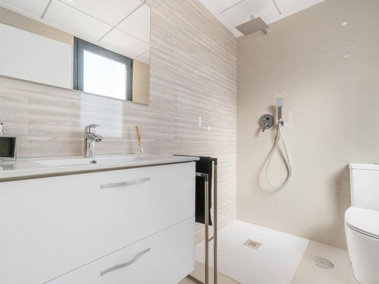 Villa for Sale in Los Montesinos, Alicante 10